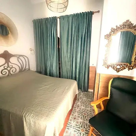 Esmeralda With Free Private Underground Parking Apartment *